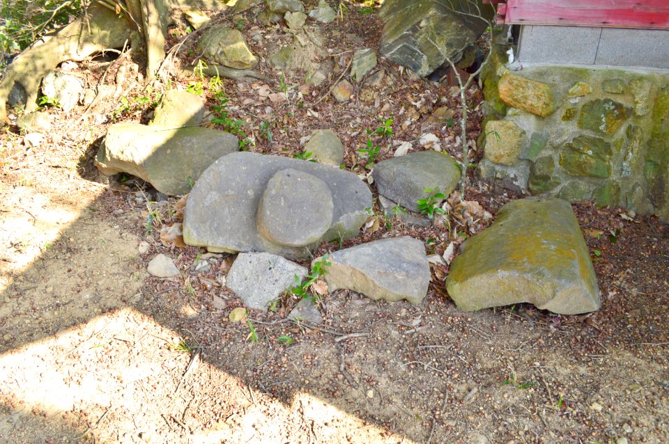 Koyama Kofun (Akaiwa), sekkan
