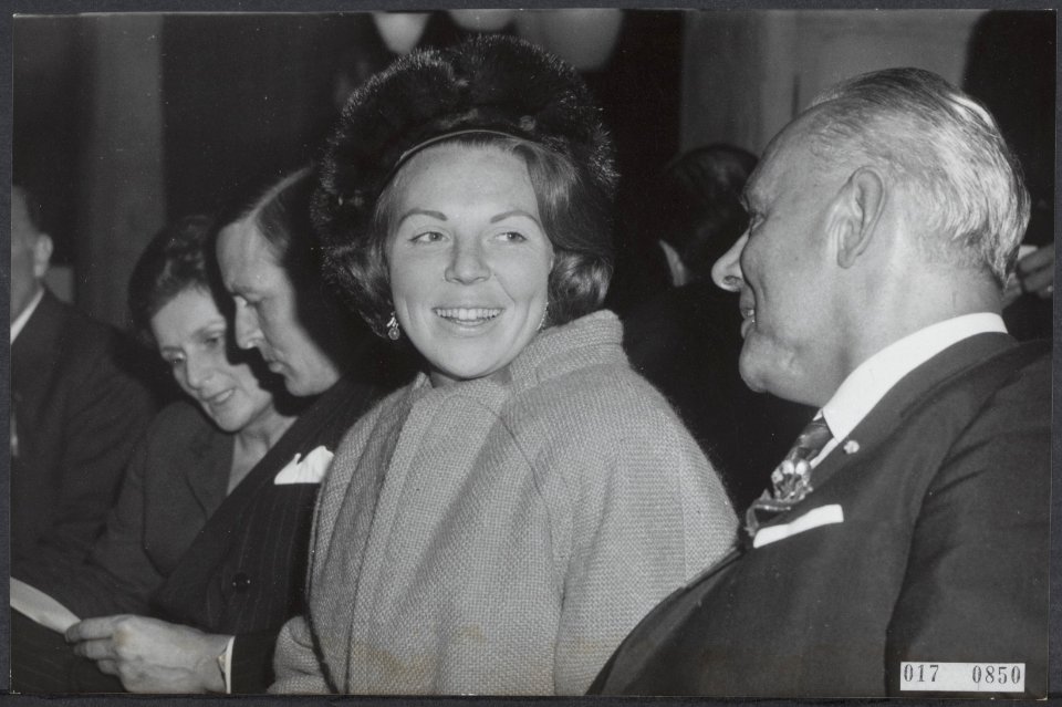Koninklijk huis, prinsessen, prinsen, gesprekken, bezoeken, Beatrix, prinses, Cl, Bestanddeelnr 017-0850