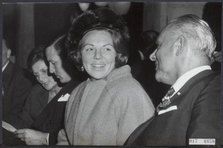 Koninklijk huis, prinsessen, prinsen, gesprekken, bezoeken, Beatrix, prinses, Cl, Bestanddeelnr 017-0850