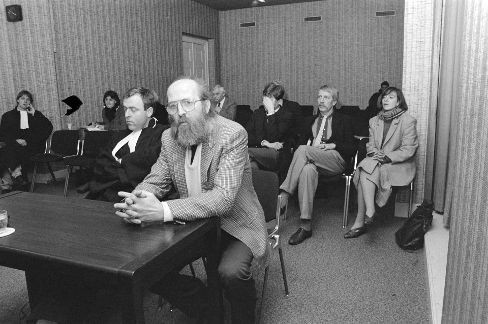 Kort geding Pierre Kartner tegen AVRO over liedje Brinkman minister Brinkman ,, Bestanddeelnr 933-2091