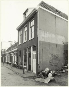 Kraakpand aan de Wagenmakerslaan 1, ziende naar het noordoosten. NL-HlmNHA 54023324