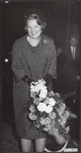 Koninklijk huis, prinsessen, portretten, bloemen, Beatrix, prinses, Bestanddeelnr 017-0658