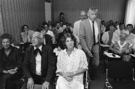 Kort geding Gerard Reve tegen uitgeverij Van Oorschot. Geert van Oorschot (links, Bestanddeelnr 934-0297