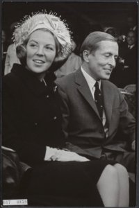Koninklijk huis, prinsessen, prinsen, portretten, bezoeken, Beatrix, prinses, Cl, Bestanddeelnr 017-0859