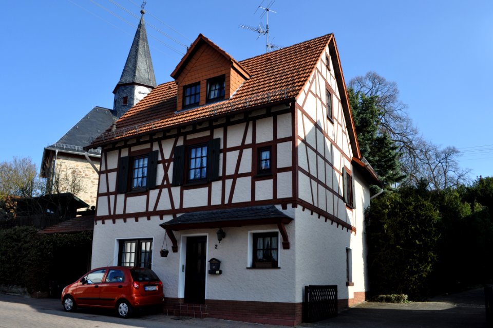 Kröftel, Feldbergstraße 2