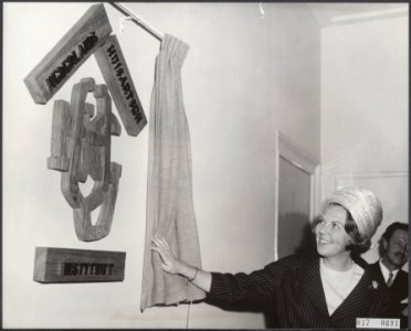 Koninklijk huis, prinsessen, onthullingen, gedenktekens, openingen, Beatrix, pri, Bestanddeelnr 017-0691