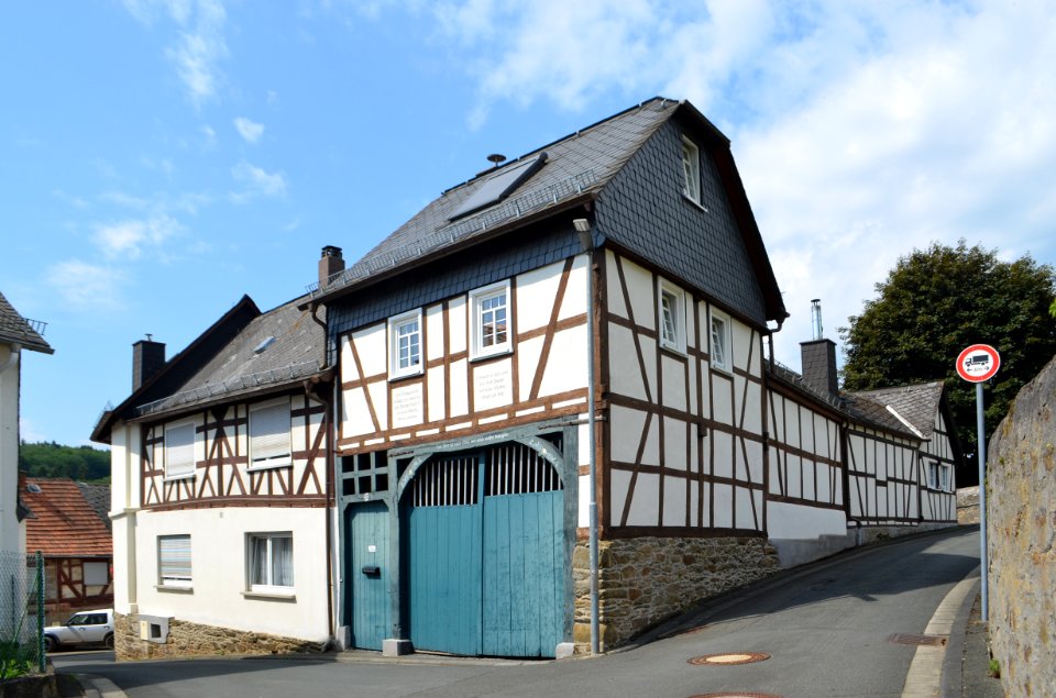 Kröffelbach, Kirchstraße 5