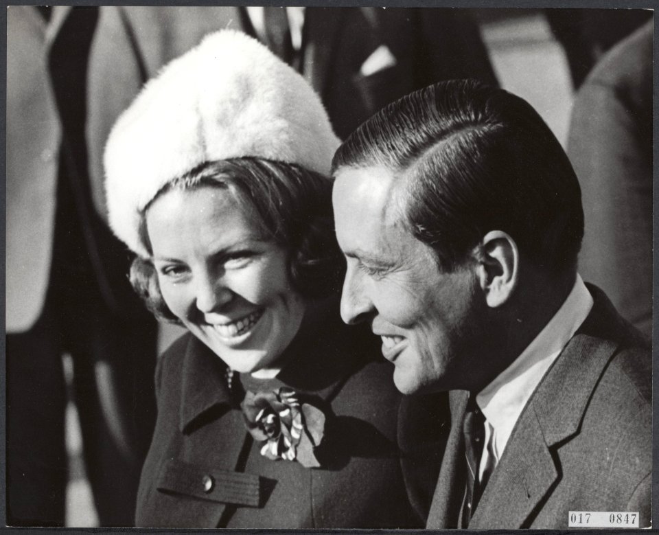 Koninklijk huis, prinsessen, prinsen, portretten, vliegvelden, Beatrix, prinses,, Bestanddeelnr 017-0847