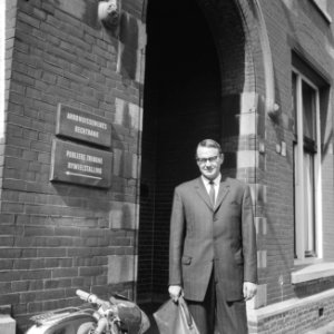 Kort geding Ben Essink contra EMS in Den Haag , Ben Essink, Bestanddeelnr 916-3172