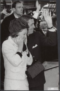 Koninklijk huis, prinsessen, prinsen, afscheid, vliegvelden, Beatrix, prinses, C, Bestanddeelnr 017-1160