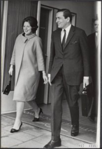 Koninklijk huis, prinsessen, prinsen, afscheid, vliegvelden, Beatrix, prinses, C, Bestanddeelnr 017-1235