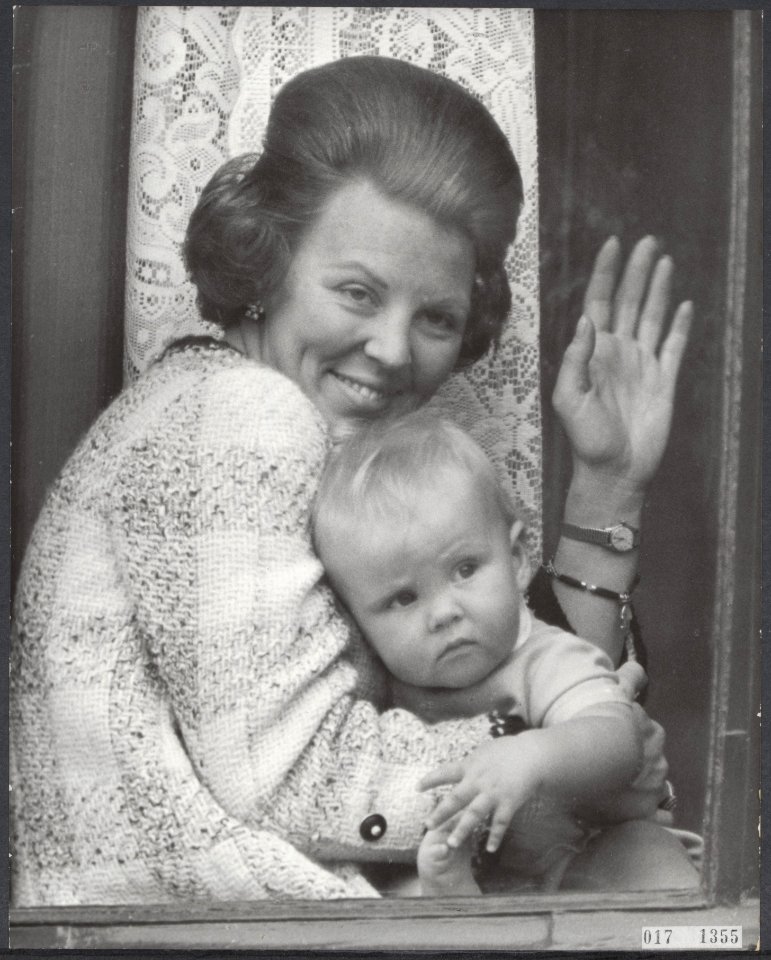 Koninklijk huis, prinsessen, prinsen, koninginnedag, portretten, zuigelingen, Be, Bestanddeelnr 017-1355