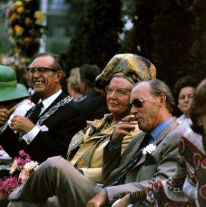 Koninklijke Familie bij viering Regeringsjubileum in Tilburg Koninklijk Paar , , Bestanddeelnr 254-9328