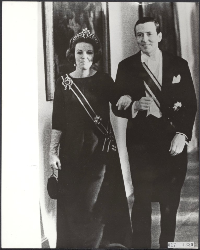 Koninklijk huis, prinsessen, prinsen, staatsportretten, huwelijken, Beatrix, pri, Bestanddeelnr 017-1339