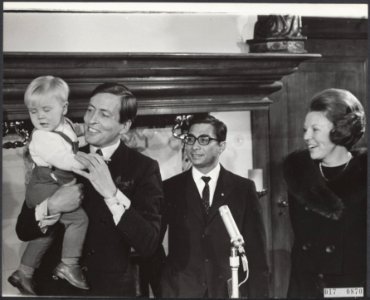 Koninklijk huis, prinsessen, prinsen, aanbiedingen, ministers, geschenken, Beatr, Bestanddeelnr 017-0870