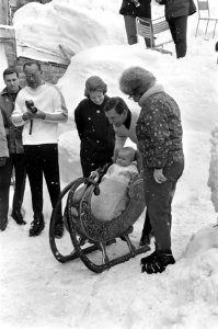 Koninklijke familie in Lech. Prins Bernhard , prinses Beatrix , prins Claus en p, Bestanddeelnr 921-1335