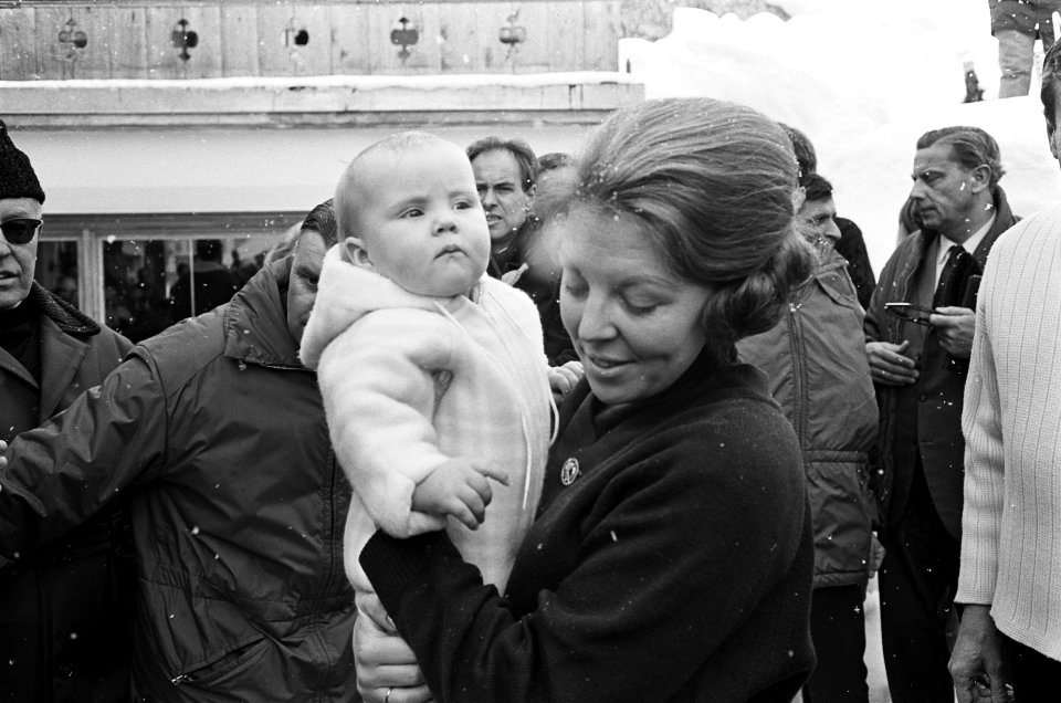 Koninklijke familie in Lech. Prinses Beatrix , prins Claus , prins Willem Alexan, Bestanddeelnr 921-1343