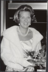 Koninklijk huis, prinsessen, openingen, portretten, Beatrix, prinses, Nieuwe Sta, Bestanddeelnr 017-0645