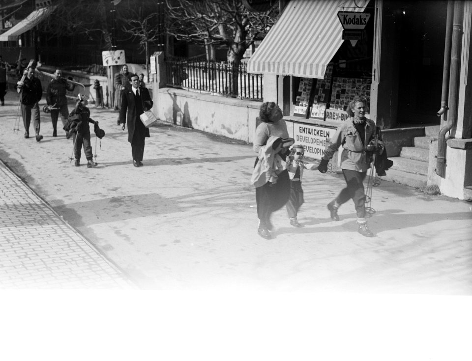 Koninklijke familie in Zwitserland, Bestanddeelnr 902-1012