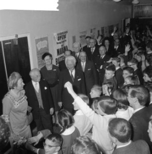Koninklijk paar bezoekt Volksmuziekschool, Bestanddeelnr 913-4811