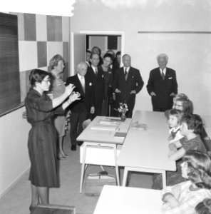 Koninklijk paar bezoekt Volksmuziekschool, Bestanddeelnr 913-4812