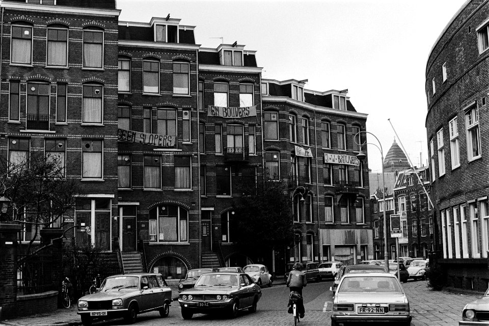 Kraakpanden aan de Jan Willem Brouwersstraat achter het Congresgebouw, Bestanddeelnr 930-6689
