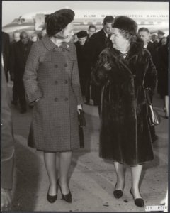 Koninklijk huis, prinsessen, koninginnen, vliegvelden, Beatrix, prinses, Juliana, Bestanddeelnr 019-0740