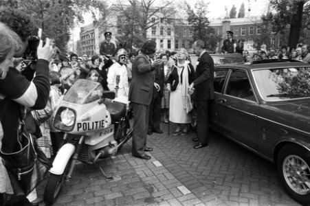 Koninklijke familie bezoekt vlootschouw Rotterdam Maritiem koningin Juliana en , Bestanddeelnr 929-7307