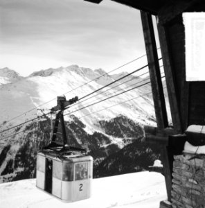 Koninklijke familie in Sankt Anton. Kabelbaan, Bestanddeelnr 934-7060