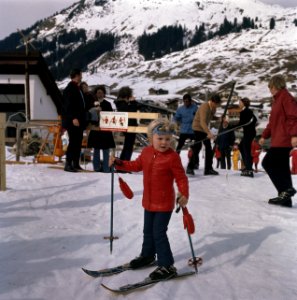 Koninklijke familie met wintersportvakantie in Lech. Prins Willem-Alexander, Bestanddeelnr 254-9181