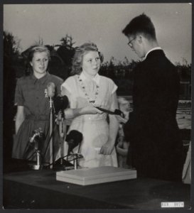 Koninklijk huis, prinsessen, openingen, schaalmodellen, burgemeesters, Beatrix, , Bestanddeelnr 019-1078