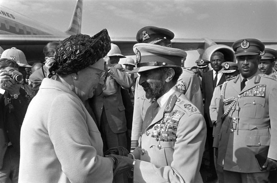 Koninklijk paar in Ethiopie, Koningin Juliana en Prins Bernhard kampeerden 3 dag, Bestanddeelnr 922-0761