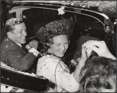 Koninklijk huis, prinsessen, prinsen, rijtoeren, Beatrix, prinses, Claus, prins,, Bestanddeelnr 017-0885