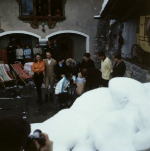 Koninklijke Familie in Lech, Oostenrijk Irene, Hughes Charles , Christina, HM, , Bestanddeelnr 254-8031