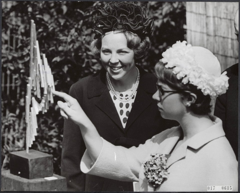 Koninklijk huis, prinsessen, penningen, tentoonstellingen, beeldhouwkunst, Beatr, Bestanddeelnr 017-0615
