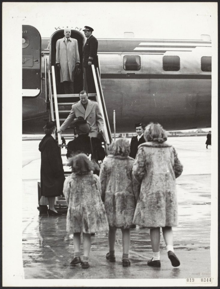 Koninklijk huis, prinsessen, koninginnen, prinsen, ontvangsten, vliegtuigen, Bea, Bestanddeelnr 019-0344