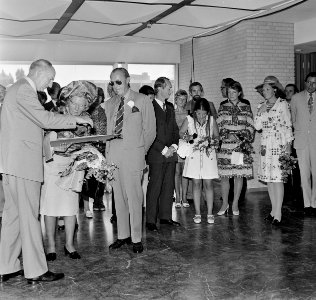 Koninklijke familie viert Zilveren Regeringsjubileum in Tilburg, Koninklijke fam, Bestanddeelnr 926-6624