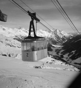 Koninklijke familie in Sankt Anton. Skilift, Bestanddeelnr 904-3679
