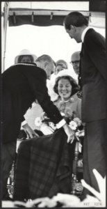 Koninklijk huis, prinsessen, prinsen, openingen, havens, burgemeesters, Beatrix,, Bestanddeelnr 017-1276