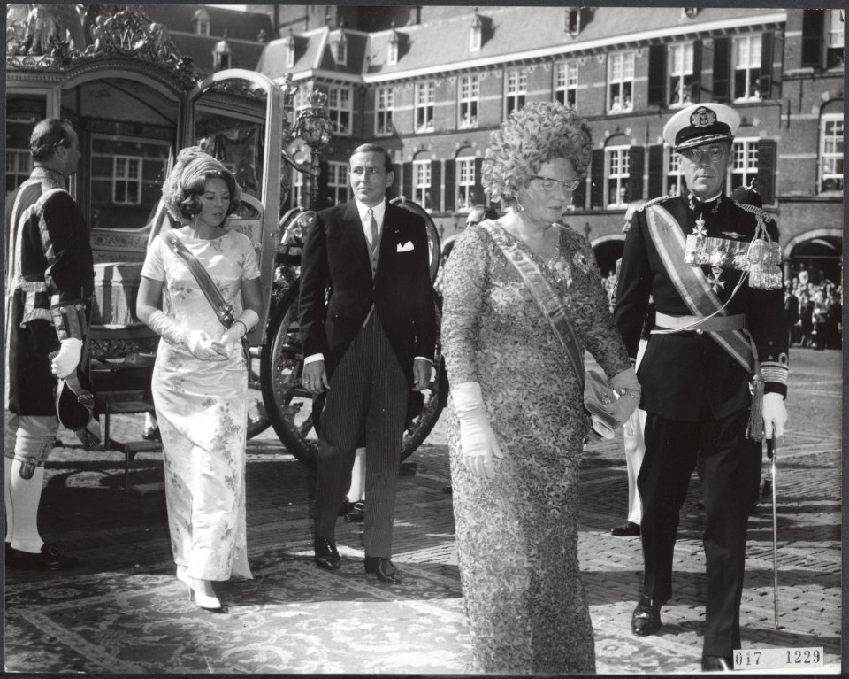 Koninklijk huis, prinsessen, prinsen, koninginnen, prinsjesdag, Beatrix, prinses, Bestanddeelnr 017-1229