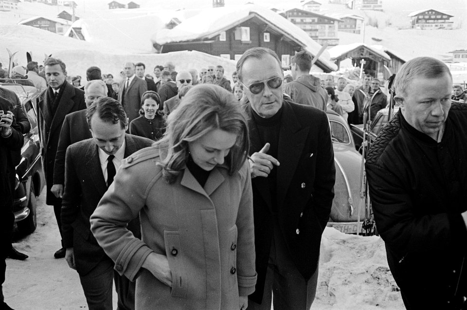 Koninklijke familie naar wintersport in Lech. Prinses Irene en prins Bernhard, Bestanddeelnr 921-1317