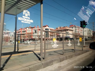 Konya'da tramvay durağı