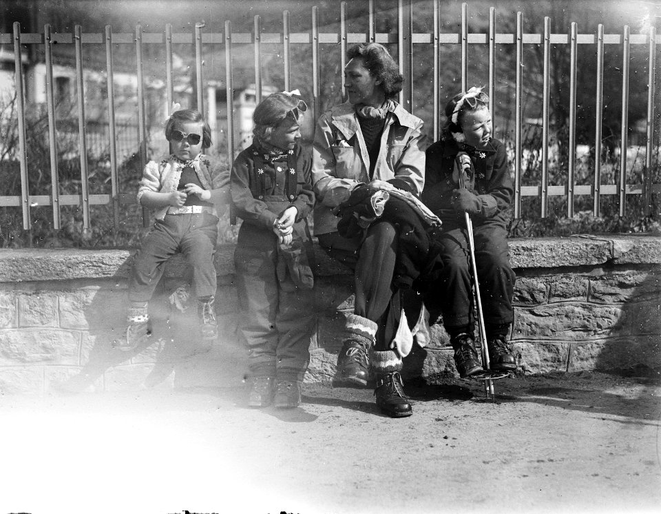 Koninklijke familie in Zwitserland, Bestanddeelnr 902-1008