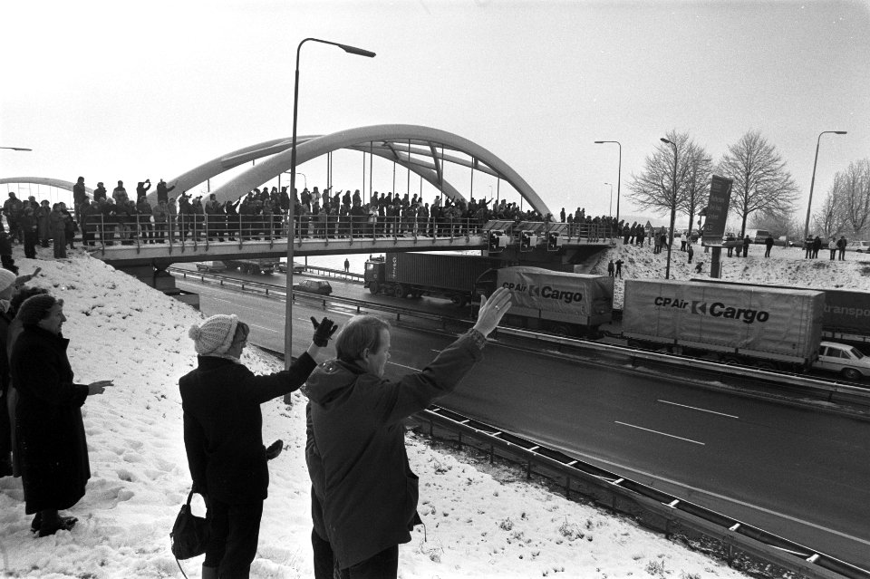 Konvooi 120 vrachtwagens met kerstpakketten van Utrecht naar Polen. Duizenden me, Bestanddeelnr 931-8575