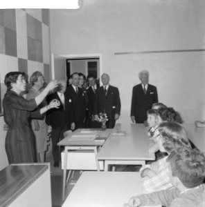 Koninklijk paar bezoekt Volksmuziekschool, Bestanddeelnr 913-4813