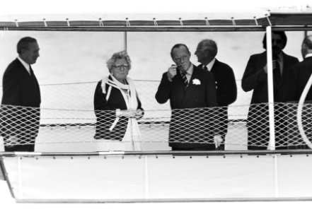 Koninklijke familie bezoekt vlootschouw Rotterdam Maritiem koningin Juliana en , Bestanddeelnr 929-7306