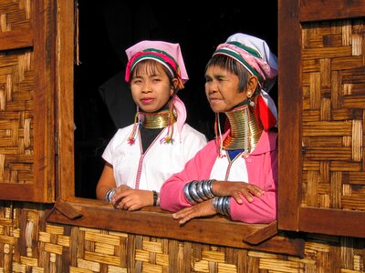 Burma woman extended neck