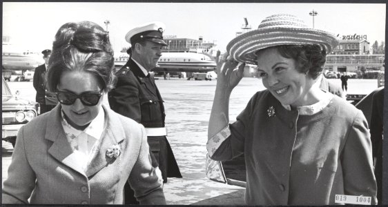 Koninklijk huis, prinsessen, VERTREKKEN, vliegvelden, Beatrix, prinses, Margriet, Bestanddeelnr 019-1004