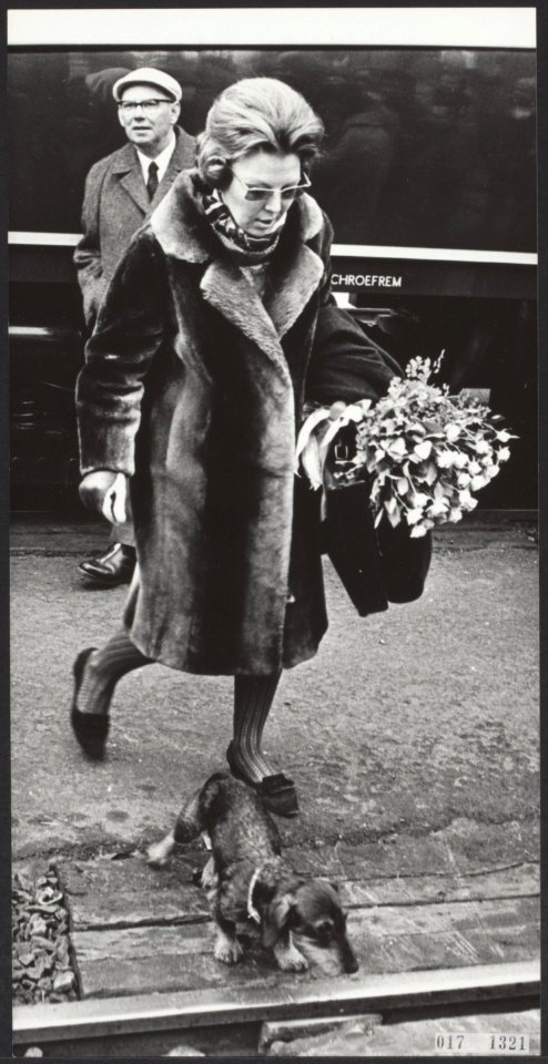 Koninklijk huis, prinsessen, wintersport, Beatrix, prinses, Langen, Bestanddeelnr 017-1321