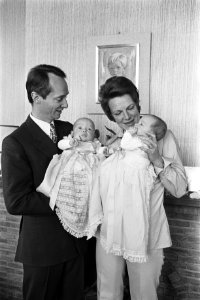 Koninklijk huis, prinsessen, prinsessen, kinderen, groepsportretten, Carlos Hugo, Bestanddeelnr 929-0518